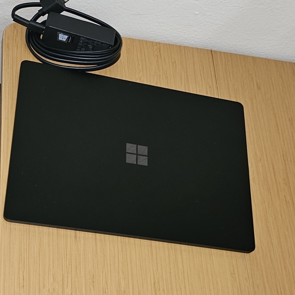 2019 Microsoft Surface Laptop 2 - Picture 2 of 6